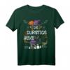 Durstige Hexe auf Hexen-Besen mit Katze - Lustiges Damen Halloween T-Shirt für Party & Kostümzubehör