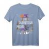 Durstige Hexe auf Hexen-Besen mit Katze - Lustiges Damen Halloween T-Shirt für Party & Kostümzubehör