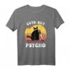 Lustiges Katzen T-Shirt mit 'Cute But Psycho' Motiv – Verrückte Katze mit Messer, Perfekt für Halloween, Horror und Katzenfans