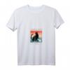 Damen T-Shirt mit frecher Katze und Kaffeetasse - Witziges Design für Katzenmamas & Kaffeeliebhaberinnen, V-Ausschnitt