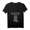 Damen Katzen T-Shirt mit Spruch 'Nachts sind alle Katzen grau' - Blauäugige Graue Katze mit V-Ausschnitt, stylische Tierliebhaber Kleidung für Frauen und Männer