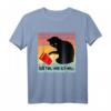 Ich Tue Was Ich Will Rote Tasse Lustiges Katze T-Shirt – Perfektes Geschenk für Katzenliebhaber, Familie & Freunde zu Geburtstag, Weihnachten & Feiertagen