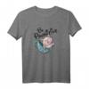 Niedliche Katze in Tasse Be Pawsitive Shirt – Lustiges Geschenk für Katzenliebhaber & Tierfreunde