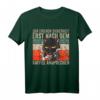 Zur eigenen Sicherheit, erst nach dem Kaffee Katze T-Shirt – Lustiges Kaffee und Katzen Motiv für Morgenmuffel & Büro-Geschenk