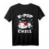 K-Pop and Chill mit niedlicher Kawaii Katze T-Shirt - Perfektes Geschenk für K-Pop Fans und Koreanische Popmusik Liebhaber