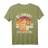 Be Smart Stay At Home - Vintage Katze Kitten Retro T-Shirt für Familien, Katzenliebhaber & Humorvolle Lockdown Erinnerungen