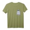 Coole Katze mit Sonnenbrille in der Brusttasche - Lustiges Katzen T-Shirt für Katzenliebhaber, perfekt als Geschenk zu Weihnachten, Jubiläum, Valentinstag oder Geburtstag