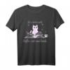 Witziges Katzen- und Kaffee-T-Shirt für Kaffeeliebhaber, Buchfans und Tierfreunde – Perfektes Geschenk für Morgengruß- und Humorliebhaber