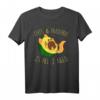 Cats & Avocado is all I need - Lustiges Katzen- und Avocado T-Shirt für Katzenliebhaber, Veganer und Veggie-Fans