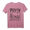 Mieze Katze POSITIV AUF MÜDE GETESTET - Lustiges Schlaf T-Shirt für Katzenliebhaber & Morgenmuffel