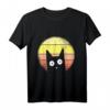 Schwarze Katze über Vintage- und Retro-Sonnenuntergang T-Shirt – Lustiges Katzenmotiv, perfektes Geschenk für Katzenfans zu Weihnachten, Valentinstag & Geburtstag