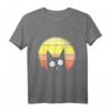 Schwarze Katze über Vintage- und Retro-Sonnenuntergang T-Shirt – Lustiges Katzenmotiv, perfektes Geschenk für Katzenfans zu Weihnachten, Valentinstag & Geburtstag