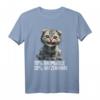 Lustiges Katzen Spruch T-Shirt mit Katzenhaaren – Perfektes Geschenk für Katzenliebhaber, Katzenmamas & Papas zu Weihnachten oder Geburtstag