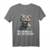 Lustiges Katzen Spruch T-Shirt mit Katzenhaaren – Perfektes Geschenk für Katzenliebhaber, Katzenmamas & Papas zu Weihnachten oder Geburtstag