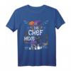 Lustiges Halloween Damen T-Shirt mit Hexenbesen, Katze und Spruch 'Die Chef Hexe' – Perfekt für die nächste Halloween Party