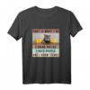 Cat Katze i drink coffee i hate people i know things T-Shirt – Lustiges Geschenk für Katzen- und Kaffeeliebhaber