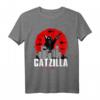 Catzilla Süßes Katzenzubehör für Katzenliebhaber - Lustiges T-Shirt für Katzenmütter, Katzenväter & Tierfreunde, Perfekt für Geschenke zu Weihnachten, Geburtstag & mehr