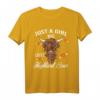 Just A Girl Who Loves Highland Cows T-Shirt - Lustiges Kuhliebhaber Outfit, Perfektes Geschenk für Frauen, Schwester, Tochter, Mutter & Tierfans