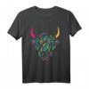 Hochlandkuh T-Shirt für Kuhliebhaber und Bauern – Farbenfrohes Tier-Print Design, Perfekt als Geschenk für Landwirte & Tierfans