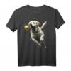 Gelber Labrador Retriever T-Shirt mit Balljagd - Niedliches Hundedesign für Labrador-Liebhaber, Hundebesitzer & Geschenkideen