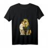 König Löwe & Königin Löwe T-Shirt mit V-Ausschnitt – Perfektes Geschenk für Paare, Geburtstag & Weihnachten