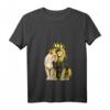 König Löwe & Königin Löwe T-Shirt mit V-Ausschnitt – Perfektes Geschenk für Paare, Geburtstag & Weihnachten