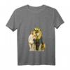 König Löwe & Königin Löwe T-Shirt mit V-Ausschnitt – Perfektes Geschenk für Paare, Geburtstag & Weihnachten