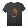 Löwe kommt aus Kleidung Kinder Geschenk Outfit - Lustiges Löwe T-Shirt für Damen, Herren & Kinder, ideales Geburtstags- & Weihnachtsgeschenk