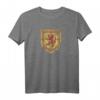 Schottischer Löwen-Emblem in Schottland-Flagge T-Shirt – Stolz auf schottische Wurzeln & Traditionen