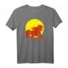 Rassehengst mit wehender Mähne im Sonnenuntergang - Pferde T-Shirt als Geschenk für Reiter, Pferdeliebhaber und Tierfreunde