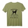 Damen T-Shirt mit lustigem Hundedesign – Unterschätze niemals eine Frau mit Pudel, perfektes Geschenk für Hundeliebhaberinnen zu Weihnachten, Geburtstag & mehr