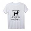 Damen T-Shirt mit lustigem Hundedesign – Unterschätze niemals eine Frau mit Pudel, perfektes Geschenk für Hundeliebhaberinnen zu Weihnachten, Geburtstag & mehr