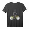 Riesenschnauzer Hund Mit Fahrrad T-Shirt - Lustiges Hundemotiv für Herrchen, Frauchen und Schnauzer-Liebhaber
