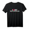 Ich liebe mein Rottweiler T-Shirt – Hundeliebhaber Geschenk mit rotem Herz, klassisch geschnitten
