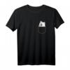 Samojede in der Brusttasche Geschenk - Lustiges Pocket T-Shirt für Samojeden Liebhaber zum Geburtstag & Weihnachten