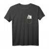 Samojede in der Brusttasche Geschenk - Lustiges Pocket T-Shirt für Samojeden Liebhaber zum Geburtstag & Weihnachten