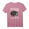 Lustiges Schaf T-Shirt mit Spruch - Das schwarze Schaf hat die geilste Wolle für Tierliebhaber & Humor-Fans