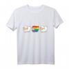Jesus liebt alle seine Schafe - LGBTQ+ Queer Christian Pride T-Shirt mit Regenbogen und religiösen Symbolen für Unterstützung und Sichtbarkeit