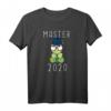 Master 2020 Abschluss Geschenk T-Shirt mit Schildkröten Motiv – Lustiges Universitäts-Outfit für Absolventen, Studenten & frischgebackene Akademiker
