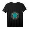 Damen Ozean Tier T-Shirt mit Schildkröte, Polynesisches Tattoo & Mandala Design, V-Ausschnitt, perfekt für Tierliebhaberinnen
