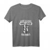 Damen Just A Girl Who Loves Skunks Lustiges Stinktier Kostüm T-Shirt mit V-Ausschnitt – Perfektes Geschenk für Frauen, Mütter & Töchter zu Geburtstag & Weihnachten