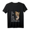 Damen Leopard T-Shirt mit V-Ausschnitt - Lustiges Tierliebhaber-Outfit für Mädchen & Damen, Perfekt als Geschenk zu Geburtstag & Weihnachten