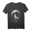 Tarotkarte im Used-Look mit Mond und Wolf T-Shirt – Gothic, Halloween & Okkulte Geschenkideen für Magie-Fans